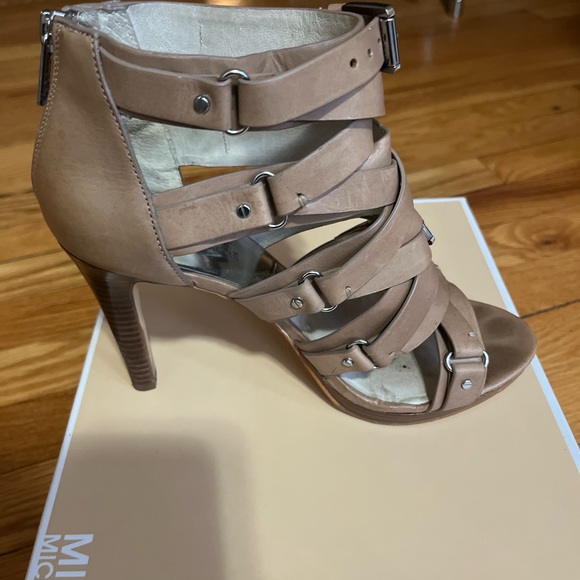 MICHAEL KORS LEONIA BOOTIES IN TAUPE SZ 8 STRAPPY HEEL - Picture 8 of 11
